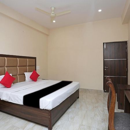 Capital O 37423 Golden Leaf Dehradun Exterior photo