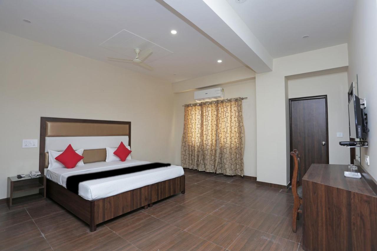 Capital O 37423 Golden Leaf Dehradun Exterior photo