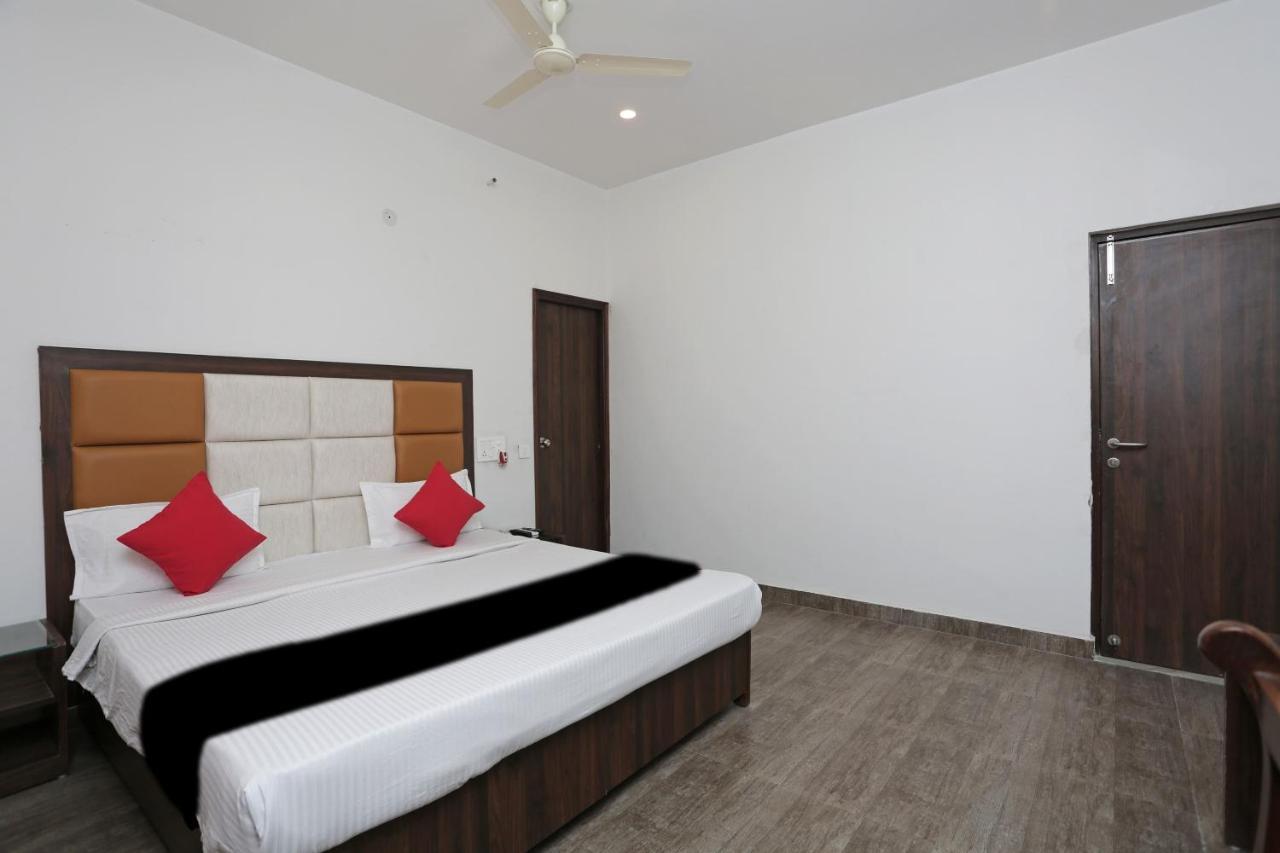 Capital O 37423 Golden Leaf Dehradun Exterior photo