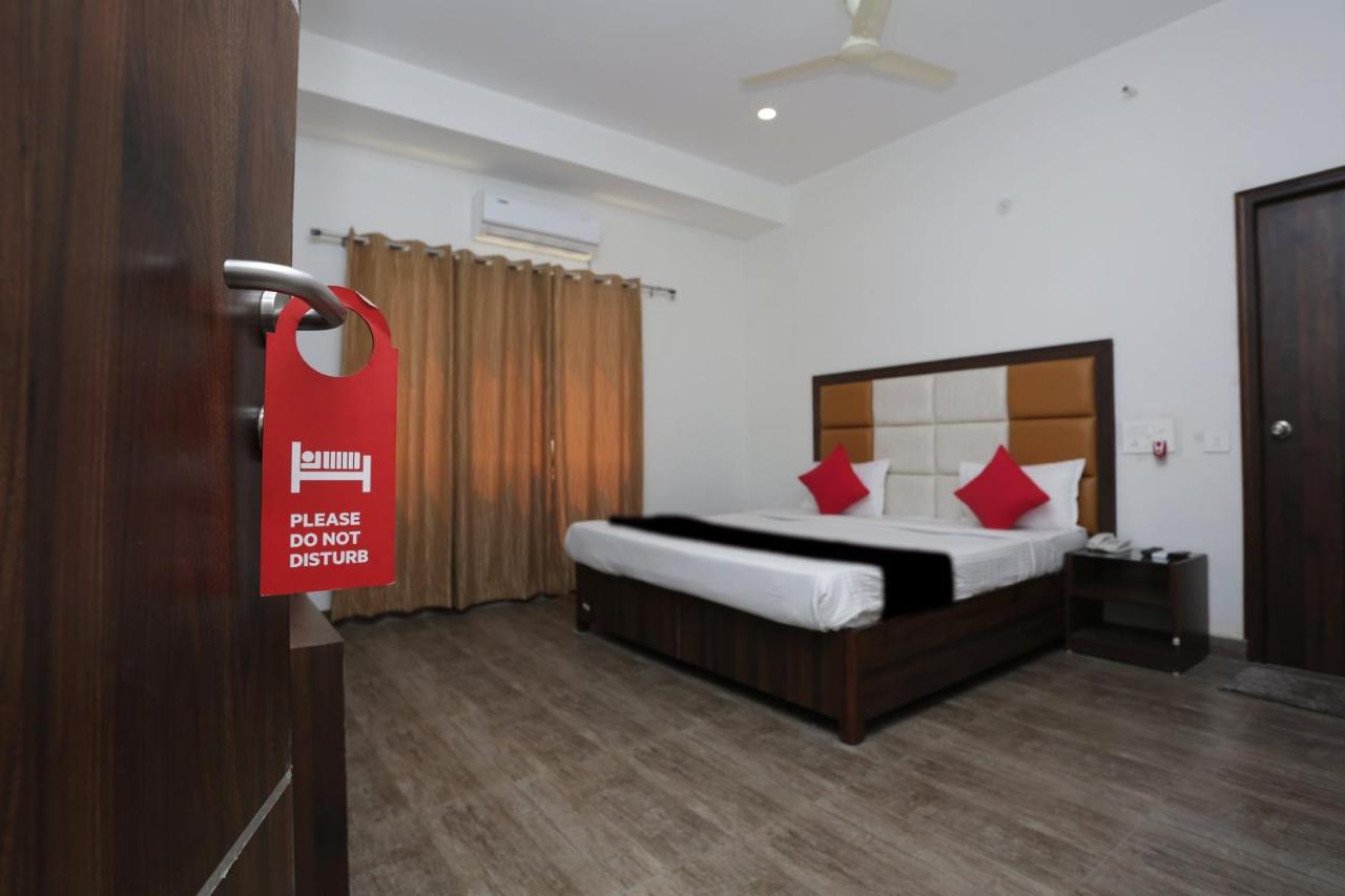 Capital O 37423 Golden Leaf Dehradun Exterior photo