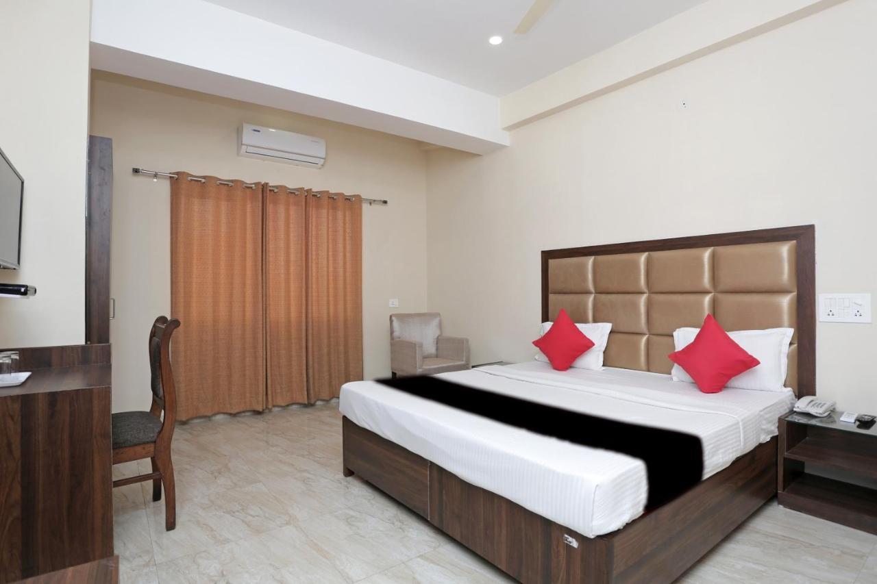 Capital O 37423 Golden Leaf Dehradun Exterior photo